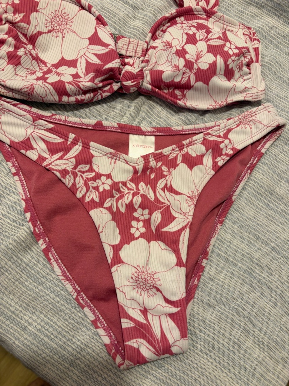 Xhilaration Floral Two-Piece Bikini Set in Rose and White New - Picture 2 of 6